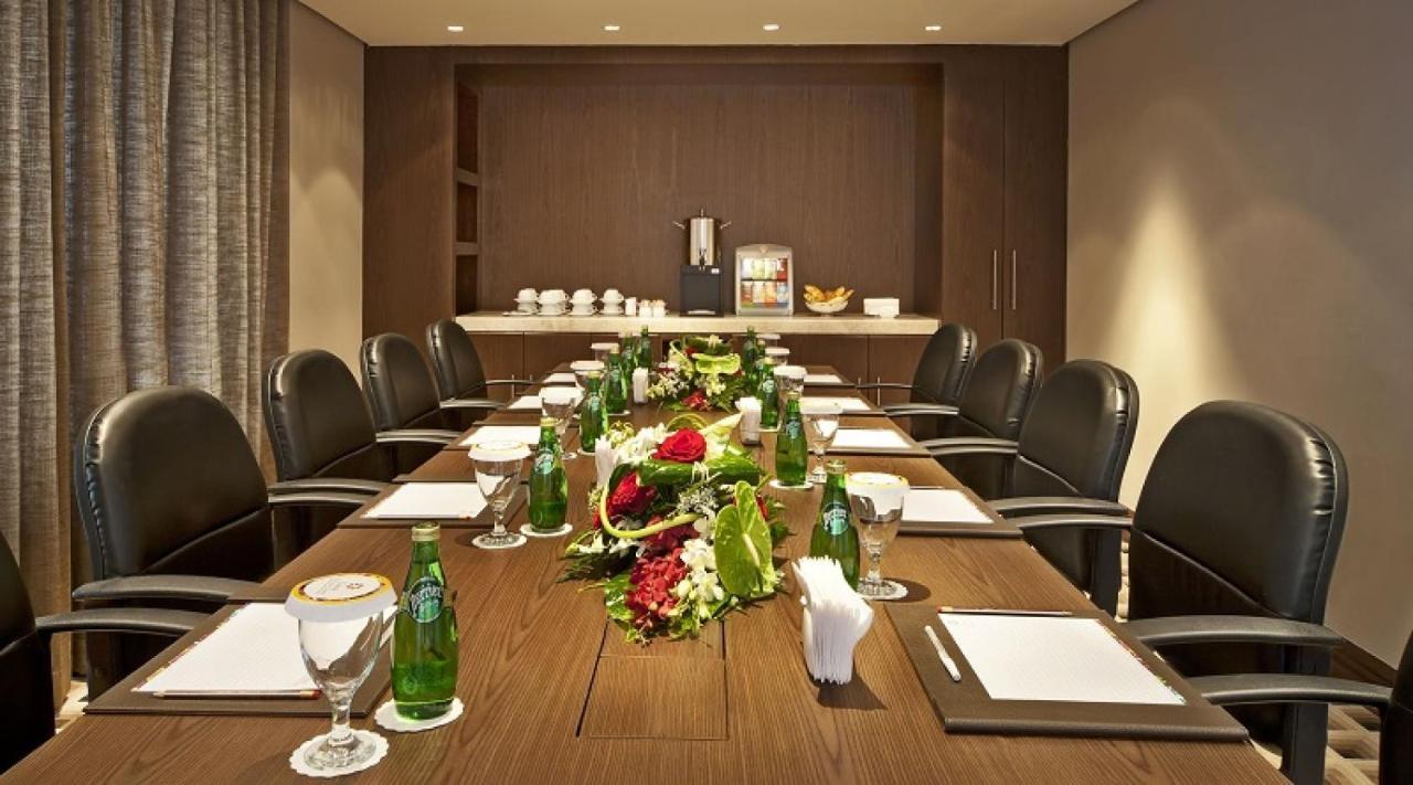 Oaks Liwa Executive Suites Abu Dhabi Exterior photo